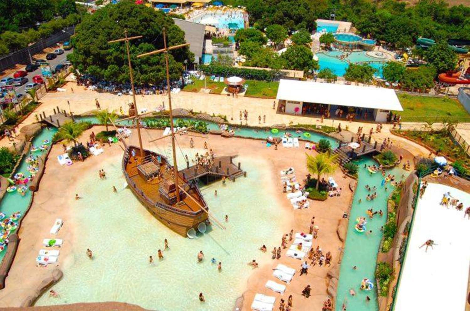 Imperio Romano - Bonus 1 Dia No Acqua Park Vulcao - Caldas Novas Exterior photo